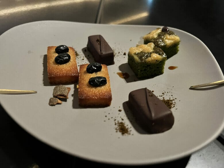 メズム東京　ラウンジ　プラチナ　2022　ブログ