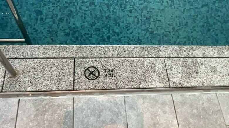 ウェスティン横浜　プール