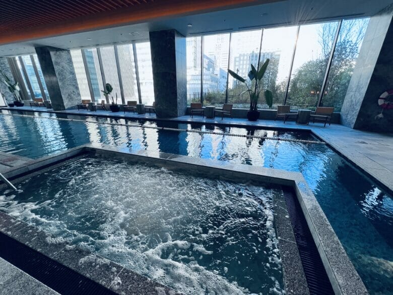 ウェスティン横浜　プール