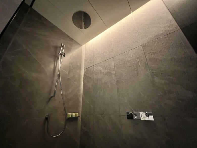 W大阪 マーベラススイート 宿泊記ブログ バスルーム Wホテル大阪 スイート