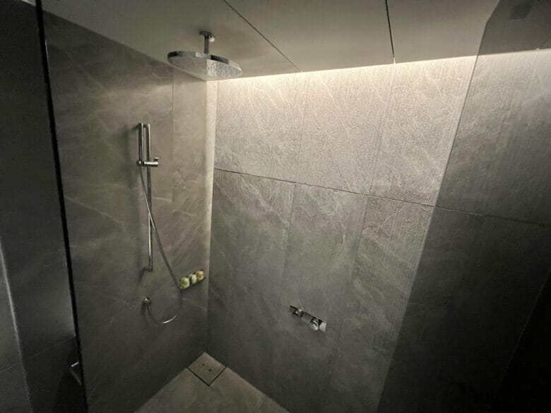 W大阪 マーベラススイート 宿泊記ブログ バスルーム Wホテル大阪 スイート