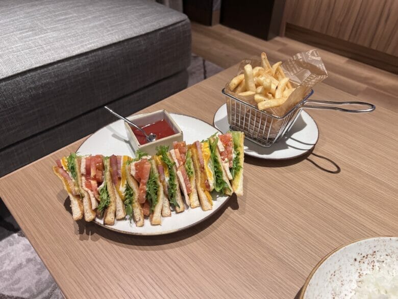 コートヤードバイマリオット名古屋　ルームサービス　インルームダイニング　メニュー