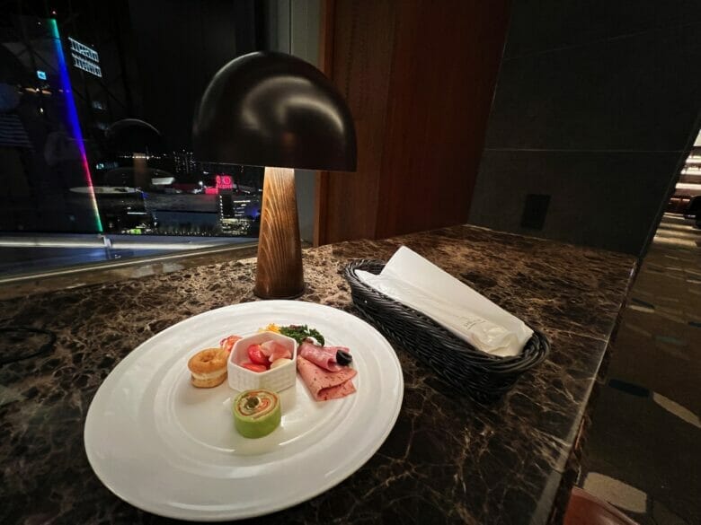 横浜ベイシェラトンホテル＆タワーズ　カクテルタイム　ブログ　2022 2023