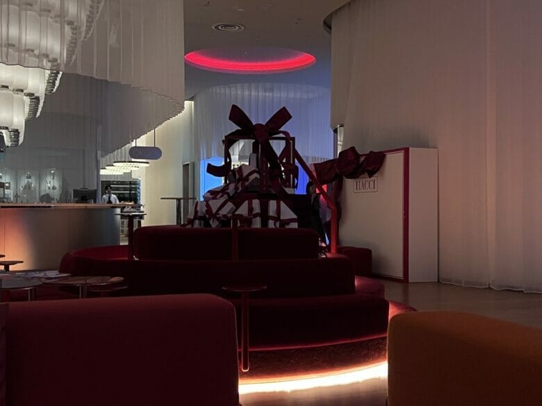 W大阪　バー　リビングバー　営業時間