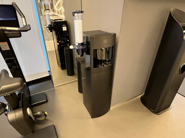 W大阪　ジム　レンタル　シューズ　料金