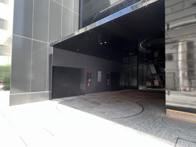 W大阪 駐車場 料金 宿泊 レストラン 割引 安い