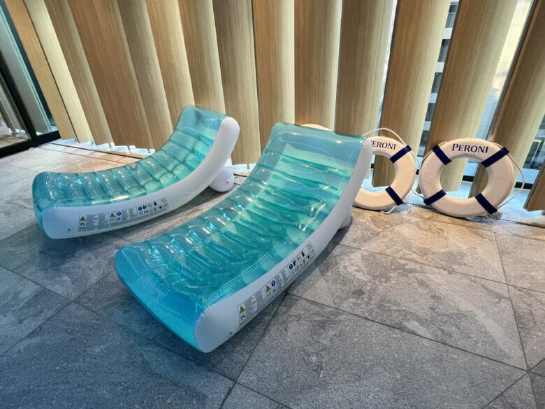 W大阪　プール　料金　無料　時間　予約　水着レンタル　プラチナ　宿泊者以外　子供 タトゥー