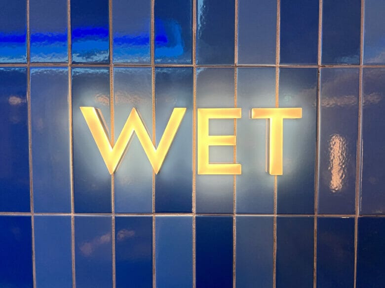 W大阪 プール 料金 無料 時間 予約 水着レンタル プラチナ 宿泊者以外 子供 タトゥー