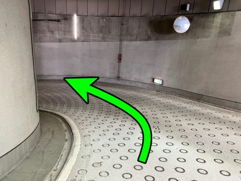 横浜ベイシェラトンホテル&タワーズ 駐車場 入口 料金 プラチナ