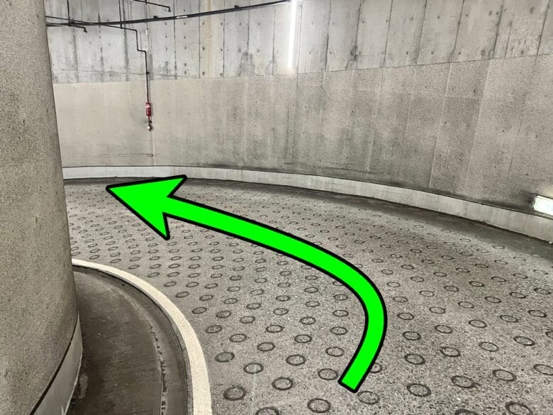 横浜ベイシェラトンホテル&タワーズ 駐車場 入口 料金 プラチナ