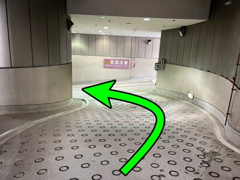 横浜ベイシェラトンホテル&タワーズ 駐車場 入口 料金 プラチナ