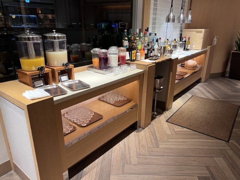 シェラトングランデトーキョーベイ　クラブラウンジ　アルコール　夜ご飯