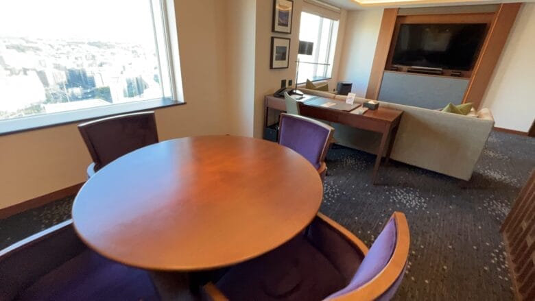 横浜ベイシェラトンホテル＆タワーズ　スイート　ジュニアスイート　料金　宿泊記ブログ　レビュー