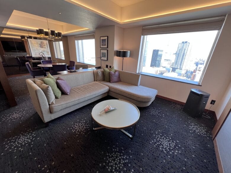 横浜ベイシェラトンホテル＆タワーズ　スイートルーム　部屋　ジュニアスイート　画像