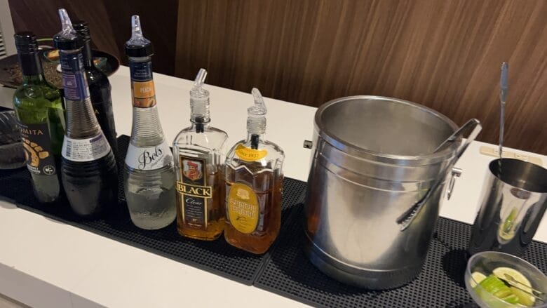 シェラトン沖縄　クラブラウンジ　プラチナ　営業時間　シェラトン沖縄サンマリーナ