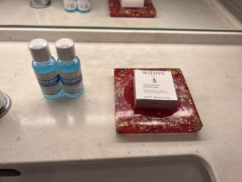 シェラトン都ホテル東京　アメニティー　シャンプー　化粧品