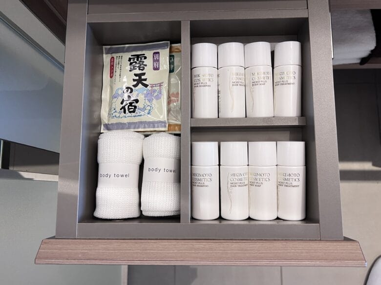 シェラトン都ホテル東京　アメニティー　シャンプー　化粧品