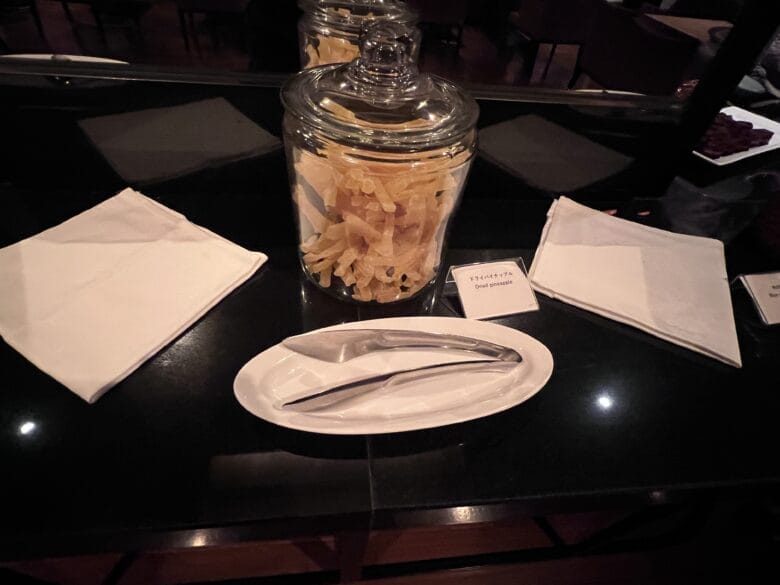 シェラトン都ホテル東京　ラウンジ　リフレッシュタイム　クラブラウンジ