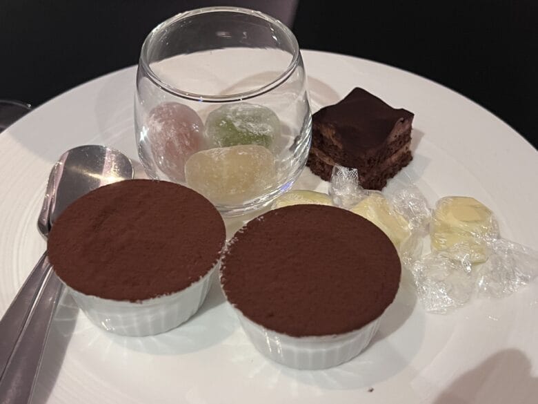 シェラトン都ホテル東京　ラウンジ　リフレッシュタイム　クラブラウンジ