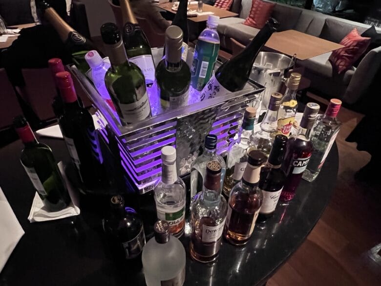 シェラトン都ホテル東京　クラブラウンジ　カクテルタイム