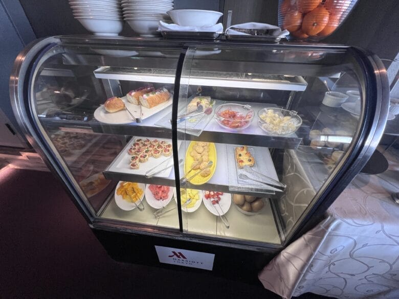 東京マリオットホテル　クラブラウンジ　ティータイム